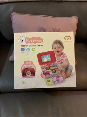 Pet House Motion Sensor Game Toy - Pink/White Box